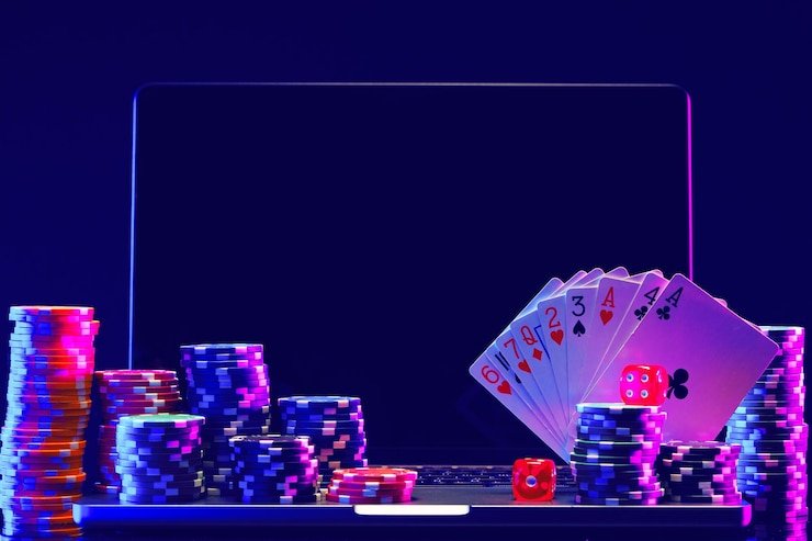 Pengguna membaca syarat bonus secara teliti